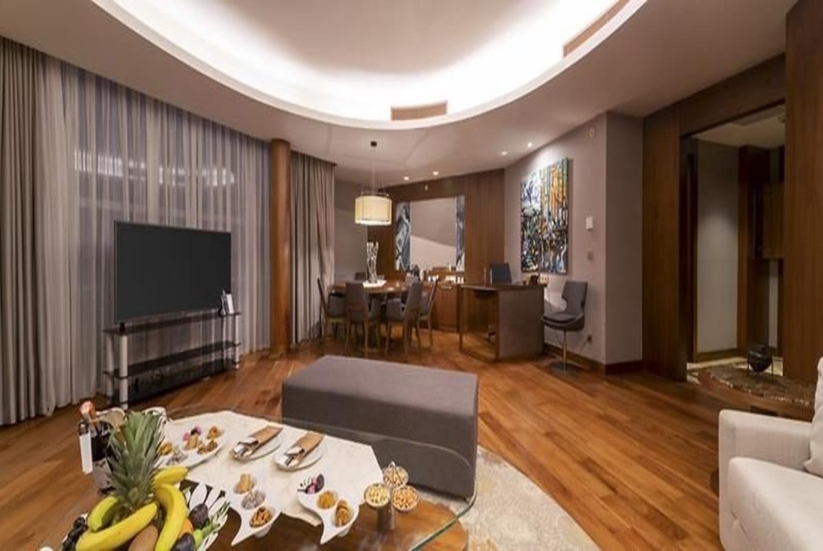 En az 2 yetişkin, En fazla 5 yetişkin veya 4 yetişkin + 1 çocuk.