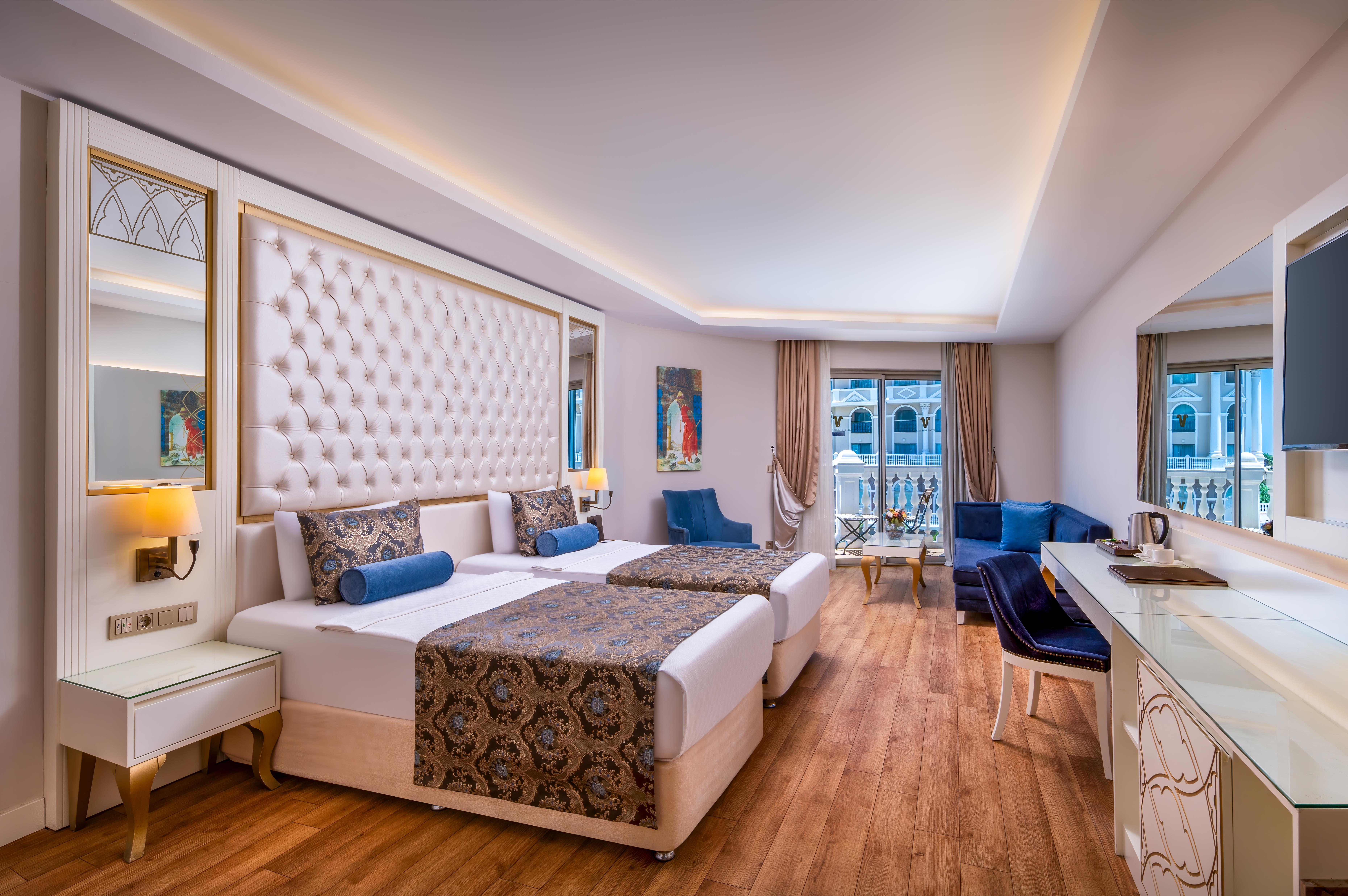 En az 3 yetişkin, En fazla 4 yetişkin + 1 çocuk veya 3 yetişkin + 2 çocuk.