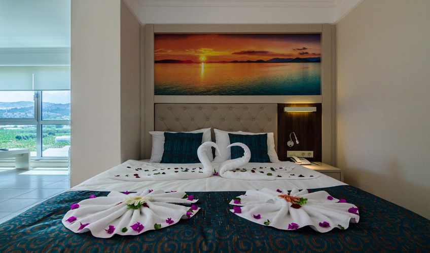 En az 2 yetişkin, En fazla 4 yetişkin + 1 çocuk veya 3 yetişkin + 2 çocuk.