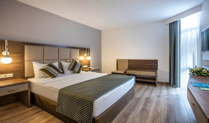 En az 3 yetişkin, En fazla 4 yetişkin veya 3 yetişkin + 2 çocuk.