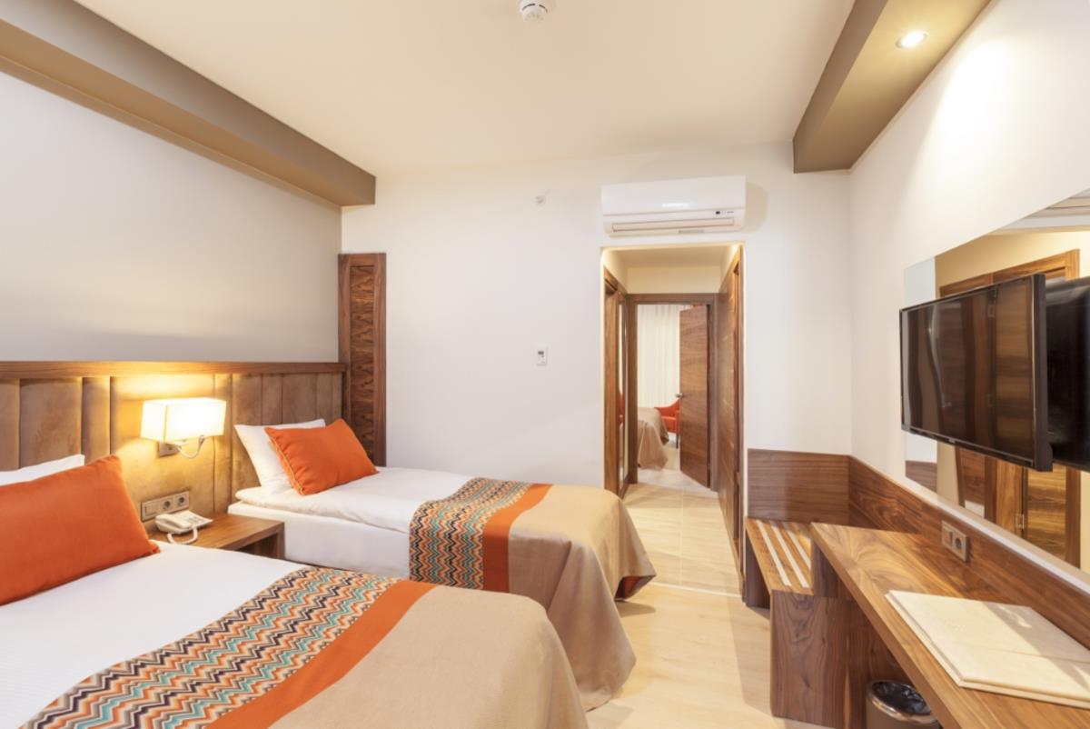 En az 2 yetişkin, En fazla 4 yetişkin veya 3 yetişkin + 1 çocuk.