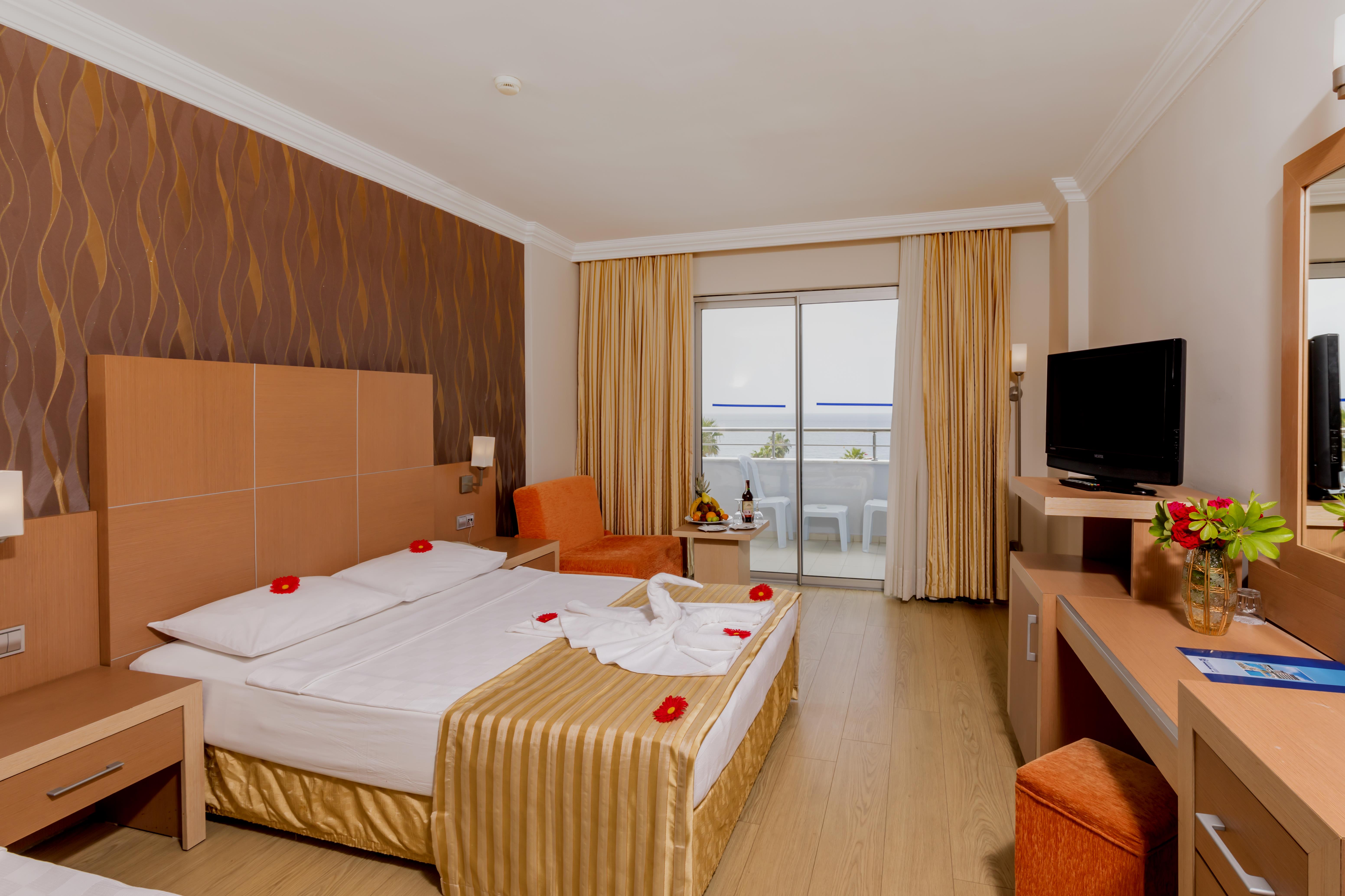 En fazla 3 yetişkin + 1 çocuk veya 2 yetişkin + 2 çocuk.