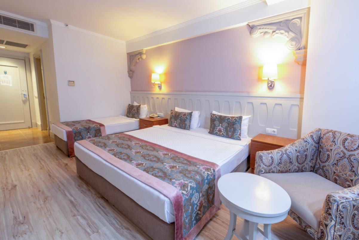 En fazla 3 yetişkin veya 2 yetişkin + 1 çocuk.