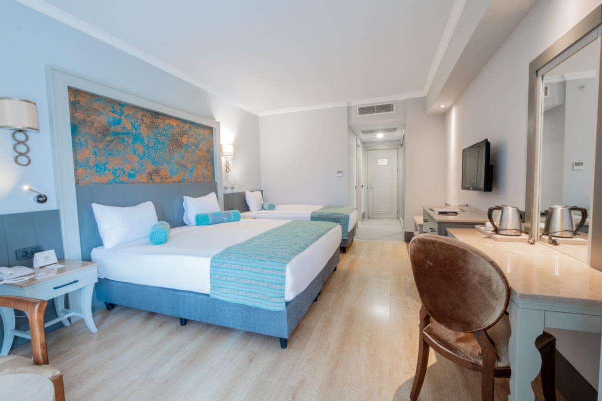 En fazla 3 yetişkin veya 2 yetişkin + 1 çocuk.