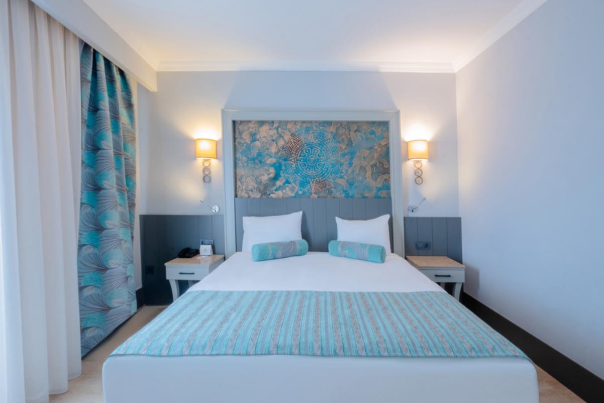 En az 2 yetişkin, En fazla 4 yetişkin veya 3 yetişkin + 1 çocuk.