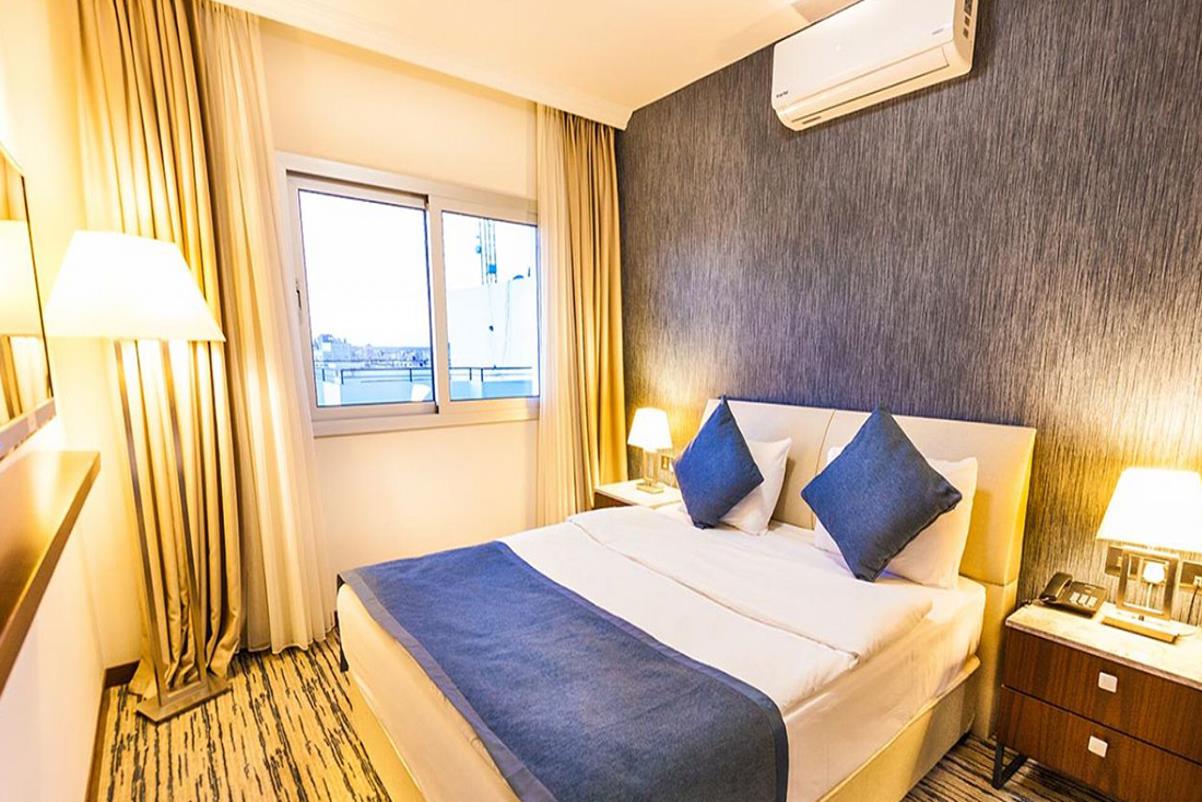 En fazla 2 yetişkin + 1 çocuk veya 1 yetişkin + 1 çocuk.