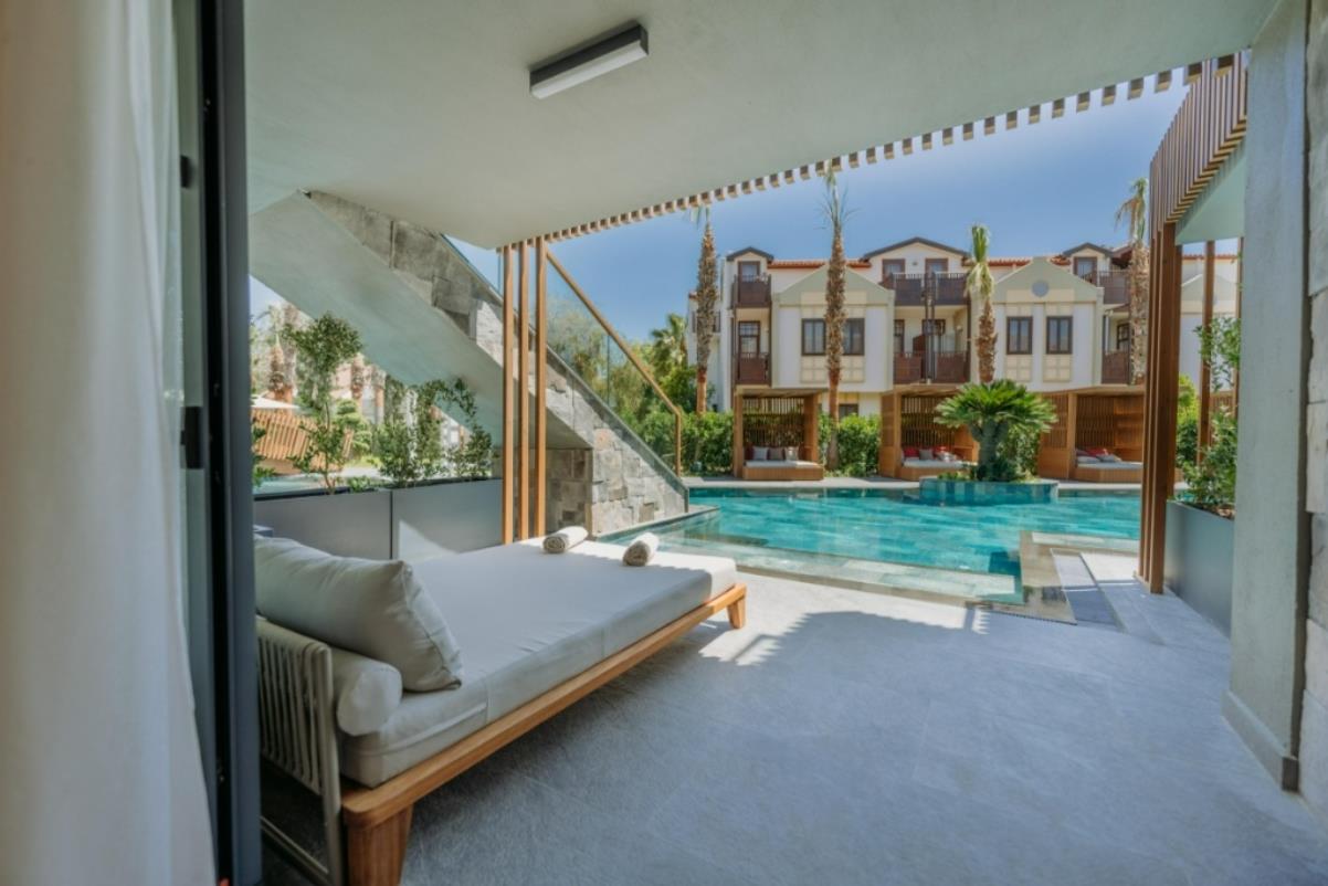 En fazla 3 yetişkin veya 2 yetişkin + 1 çocuk.