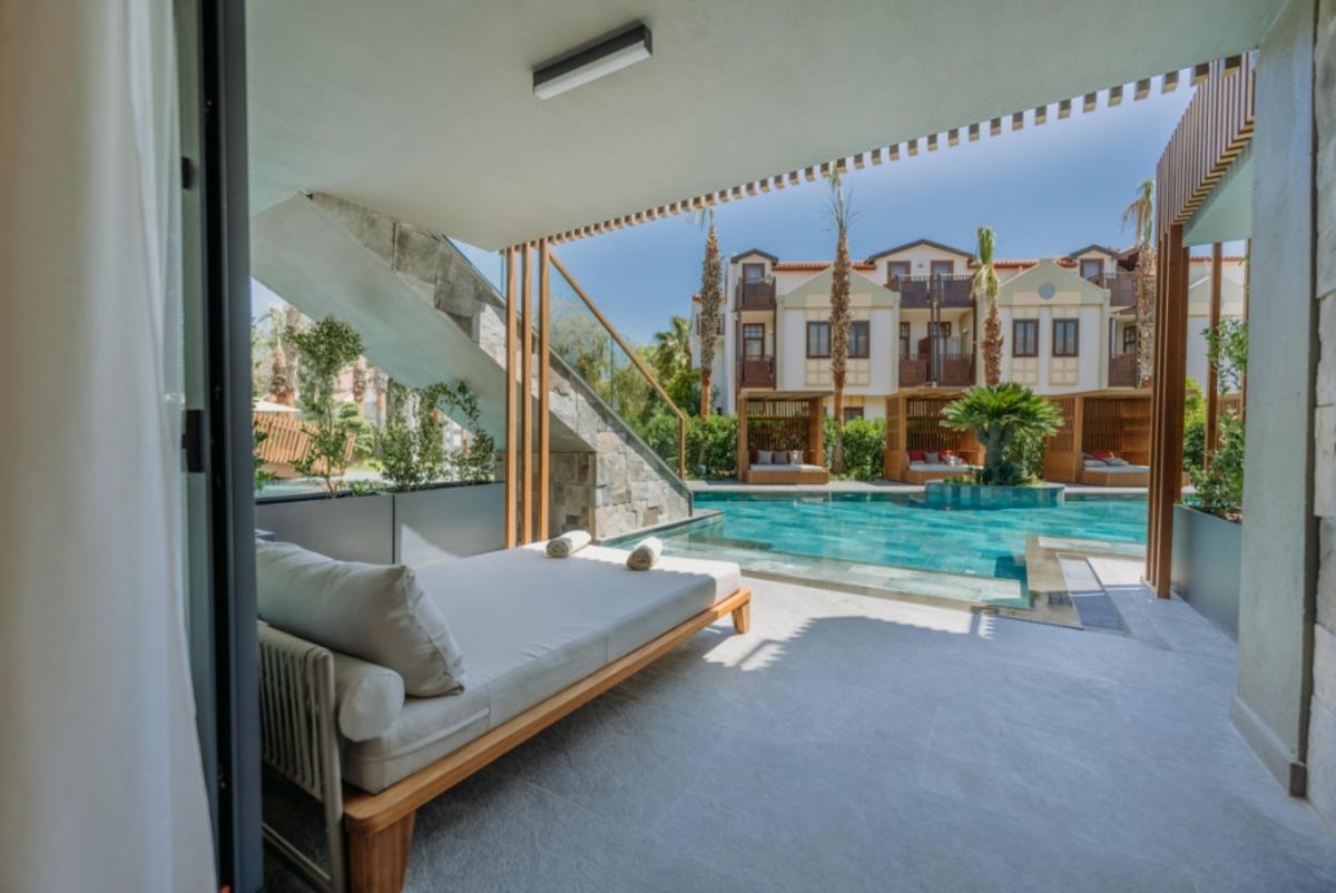 En fazla 3 yetişkin veya 2 yetişkin + 1 çocuk.