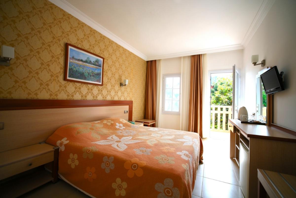 En fazla 3 yetişkin veya 2 yetişkin + 1 çocuk.