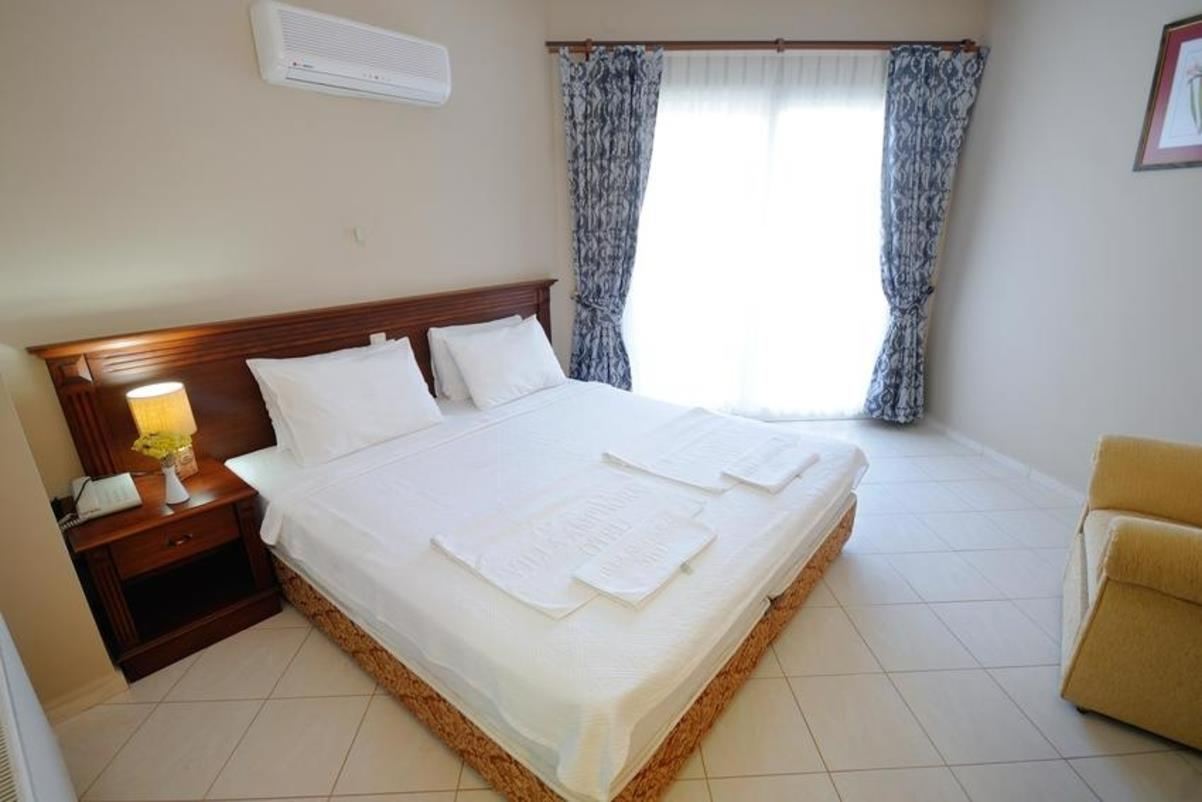 En fazla 2 yetişkin + 1 çocuk veya 1 yetişkin + 1 çocuk.