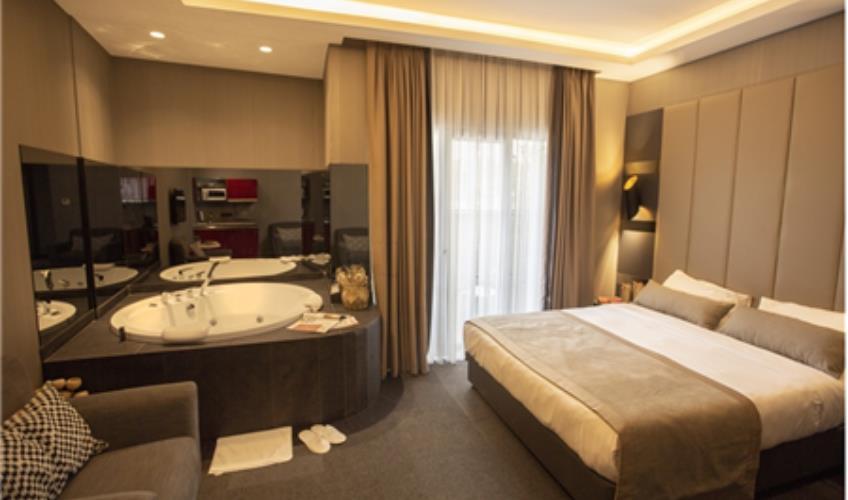 En fazla 2 yetişkin.