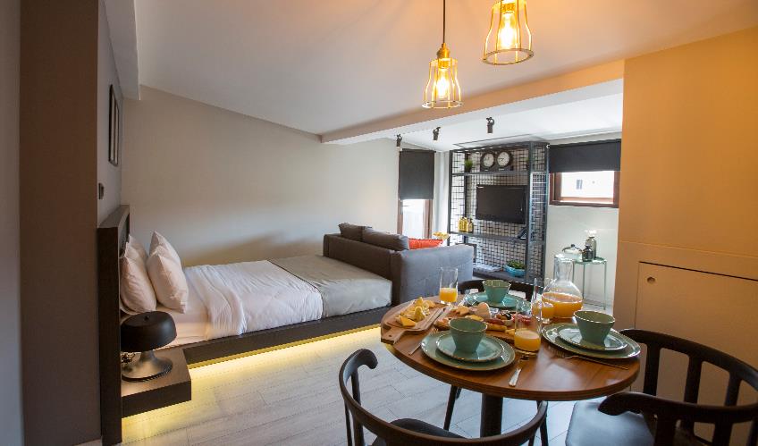 En fazla 2 yetişkin.