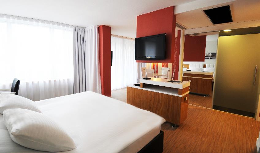 En fazla 2 yetişkin + 1 çocuk veya 1 yetişkin + 2 çocuk.