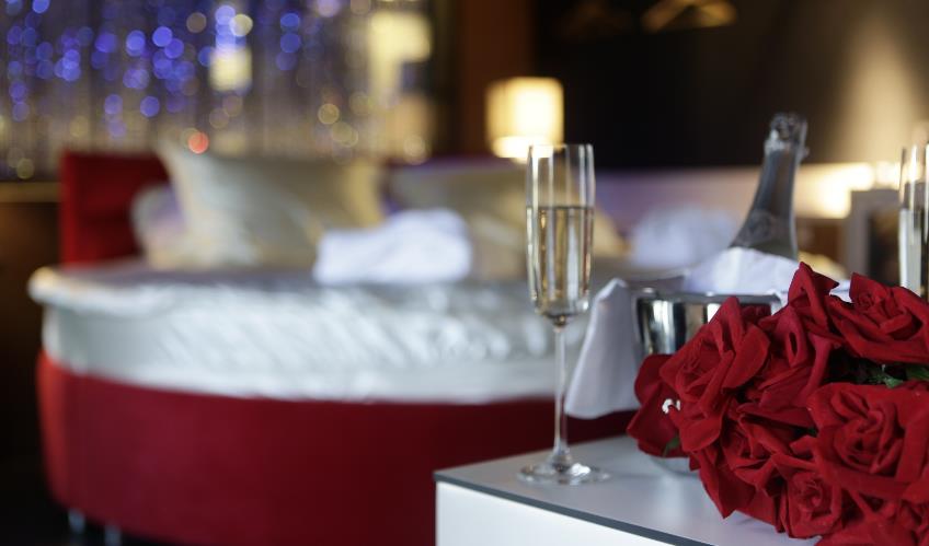 En fazla 2 yetişkin + 1 çocuk veya 1 yetişkin + 1 çocuk.