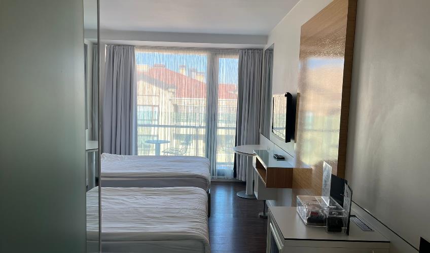 En fazla 2 yetişkin.