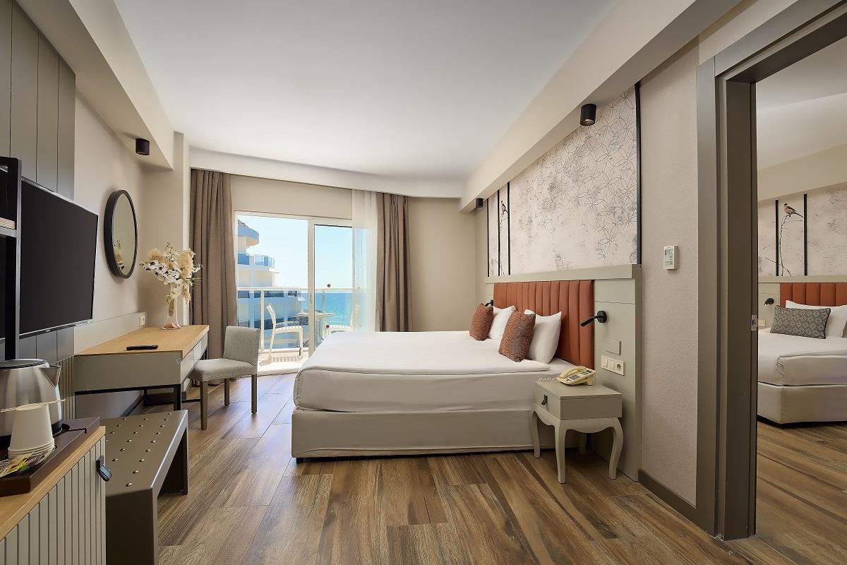 En az 2 yetişkin, En fazla 4 yetişkin veya 3 yetişkin + 1 çocuk.