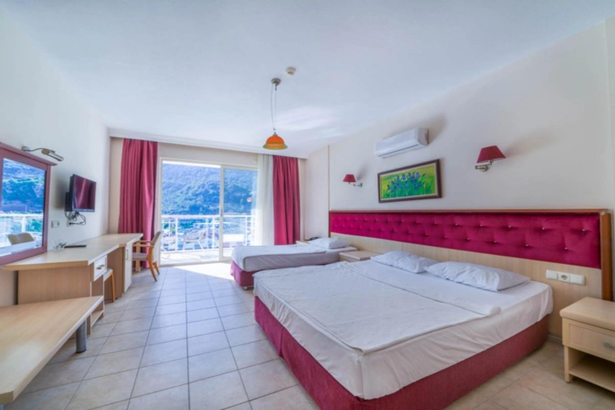 En fazla 3 yetişkin veya 2 yetişkin + 2 çocuk.