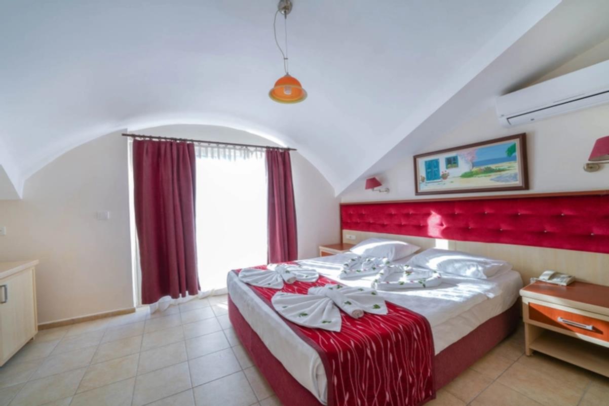 En az 2 yetişkin, En fazla 4 yetişkin veya 3 yetişkin + 1 çocuk.