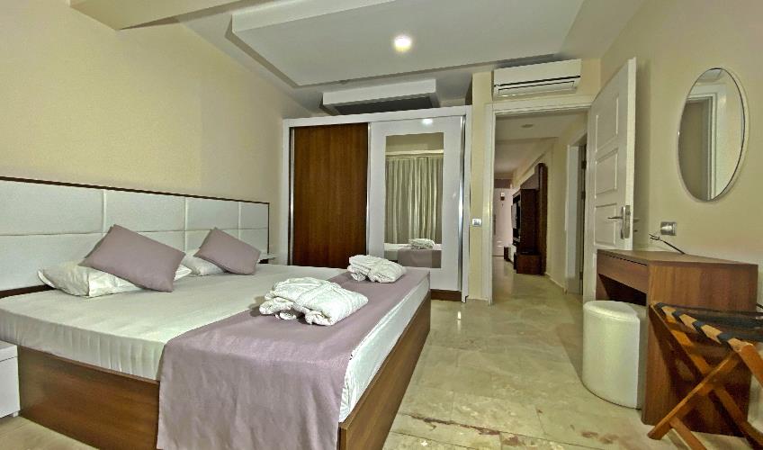 En fazla 4 yetişkin.