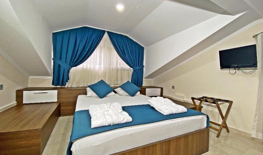 En fazla 4 yetişkin.