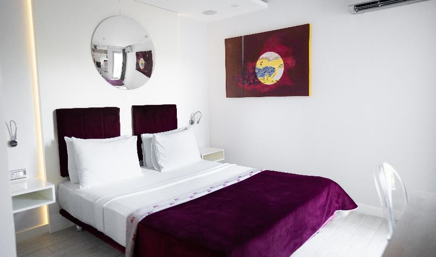 En fazla 2 yetişkin.