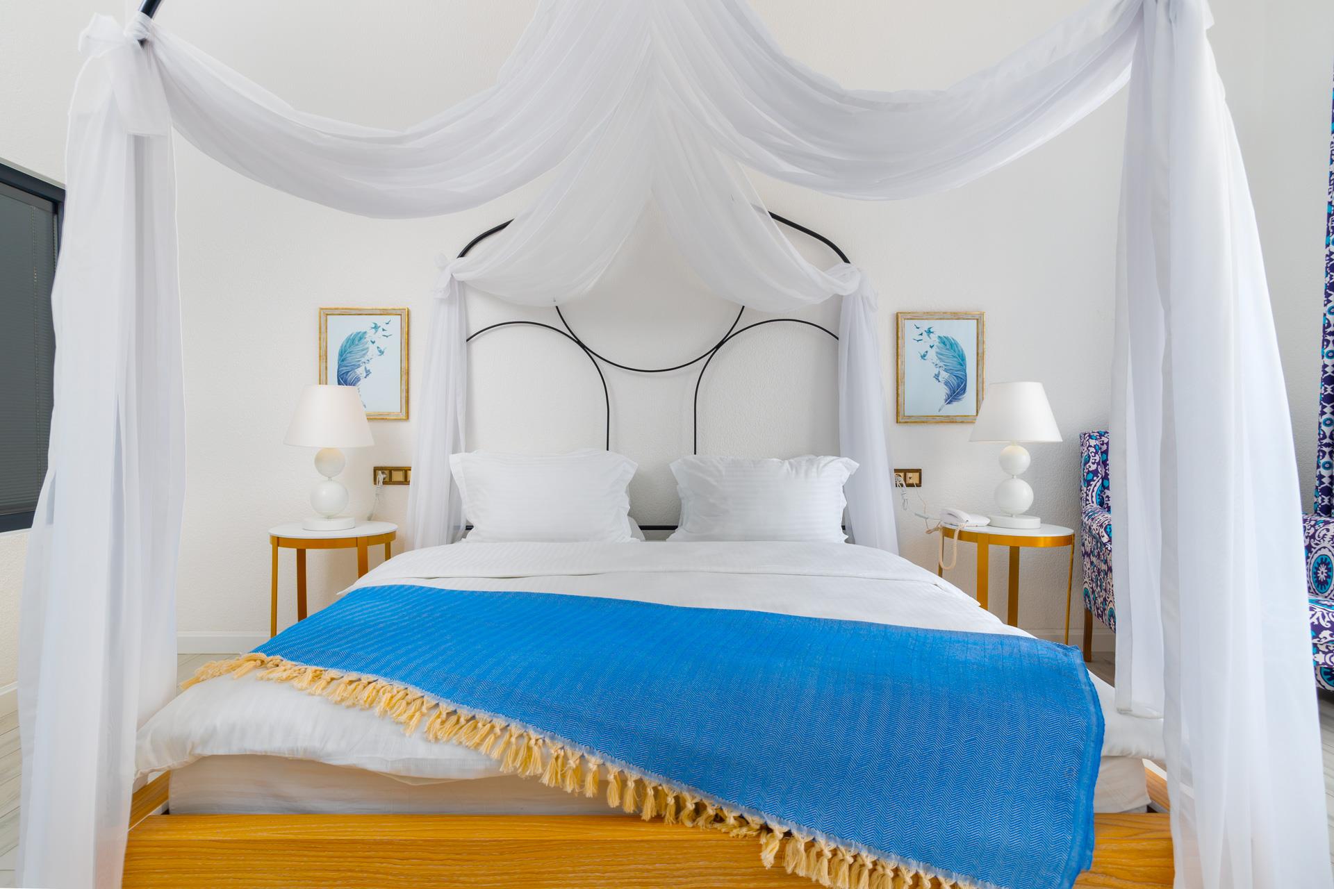 En az 2 yetişkin, En fazla 2 yetişkin.