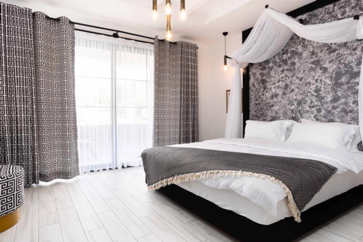 En az 2 yetişkin, En fazla 2 yetişkin.