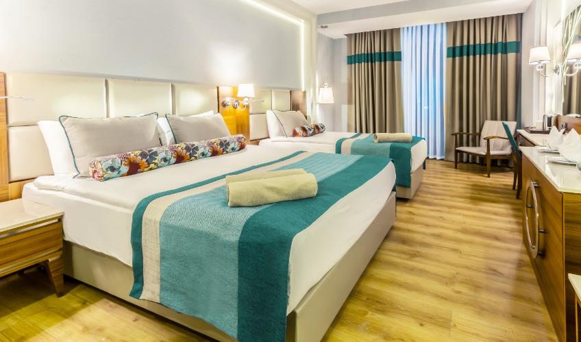 En fazla 3 yetişkin veya 2 yetişkin + 1 çocuk.