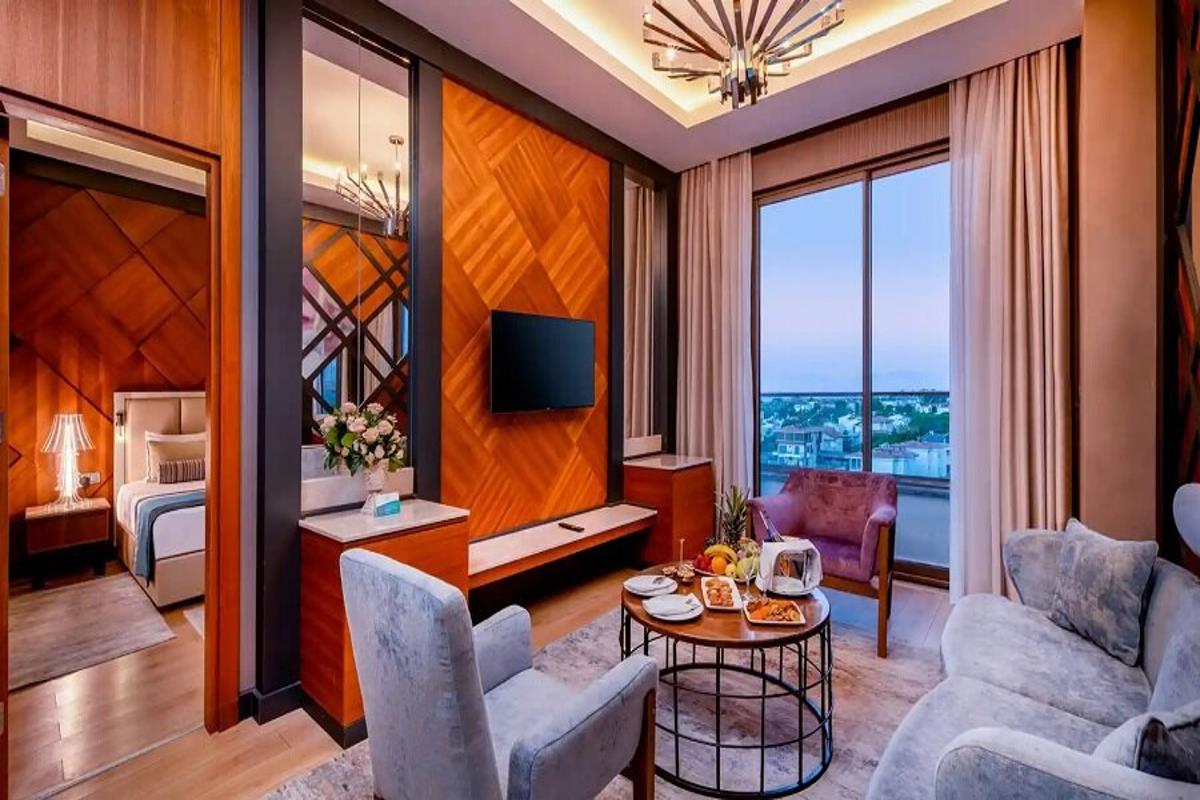 En fazla 2 yetişkin.