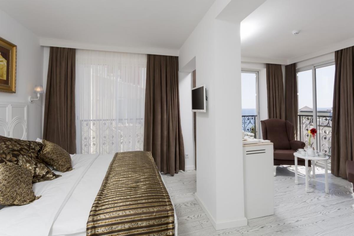 En fazla 2 yetişkin.