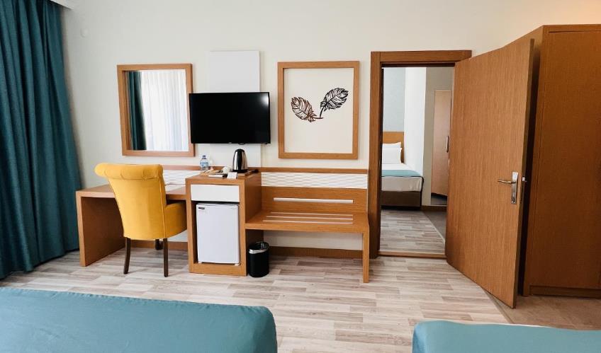 En az 2 yetişkin, En fazla 3 yetişkin + 1 çocuk veya 2 yetişkin + 2 çocuk.