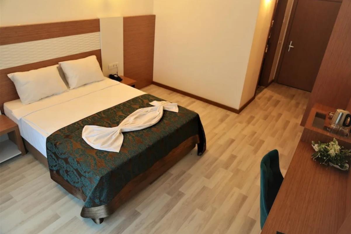 En fazla 2 yetişkin + 1 çocuk veya 1 yetişkin + 1 çocuk.