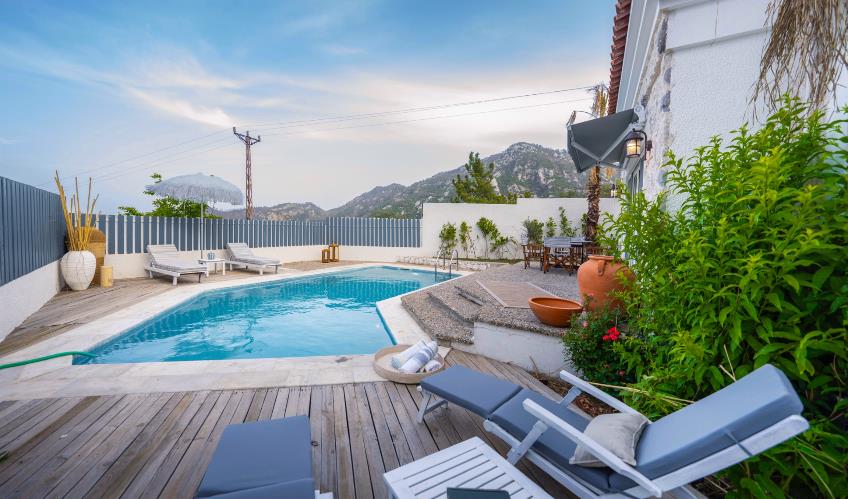 En az 2 yetişkin, En fazla 4 yetişkin.