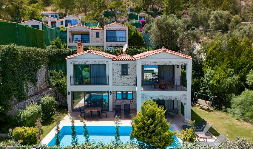 En fazla 4 yetişkin + 2 çocuk + 1 bebek (0-2 yaş) veya 3 yetişkin + 2 çocuk + 1 bebek (0-2 yaş).