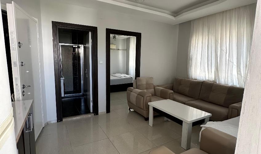 En az 3 yetişkin, En fazla 4 yetişkin veya 3 yetişkin + 1 çocuk.