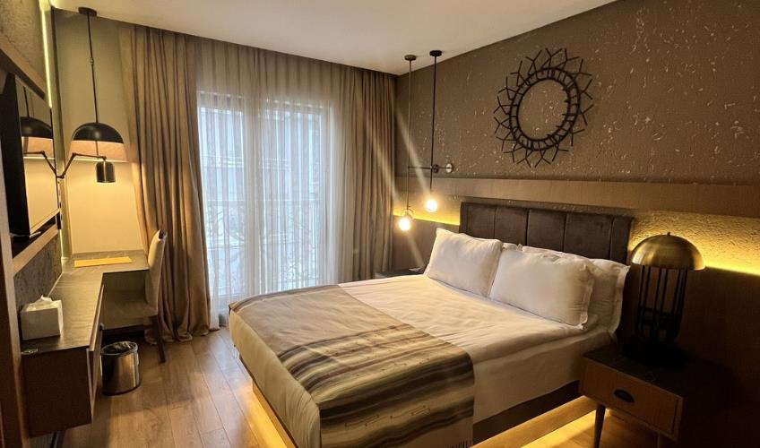 En fazla 2 yetişkin.