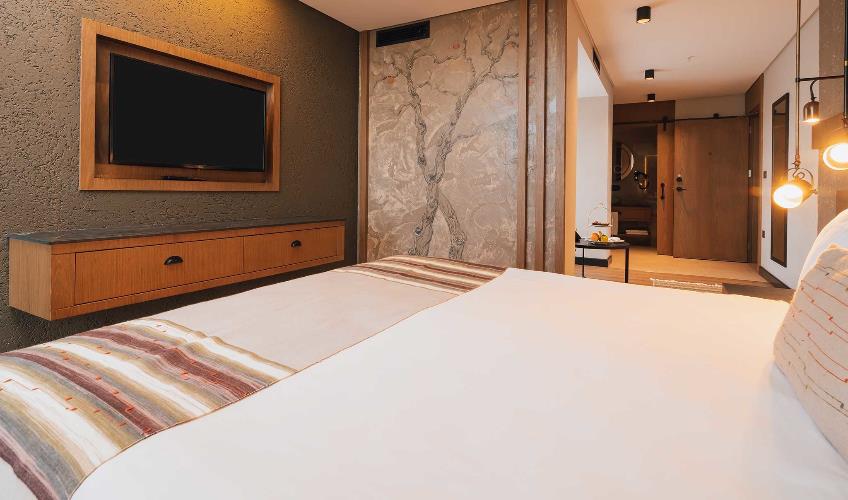 En fazla 2 yetişkin.