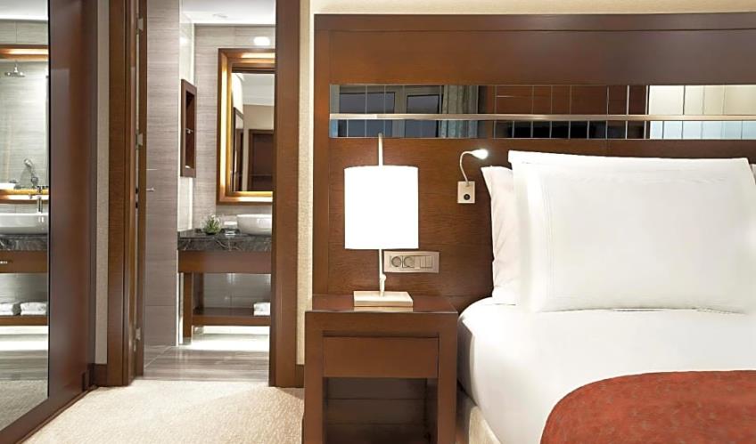 En fazla 2 yetişkin.