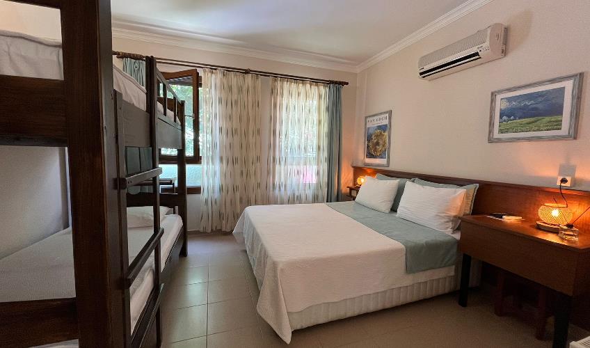 En az 2 yetişkin, En fazla 4 yetişkin.