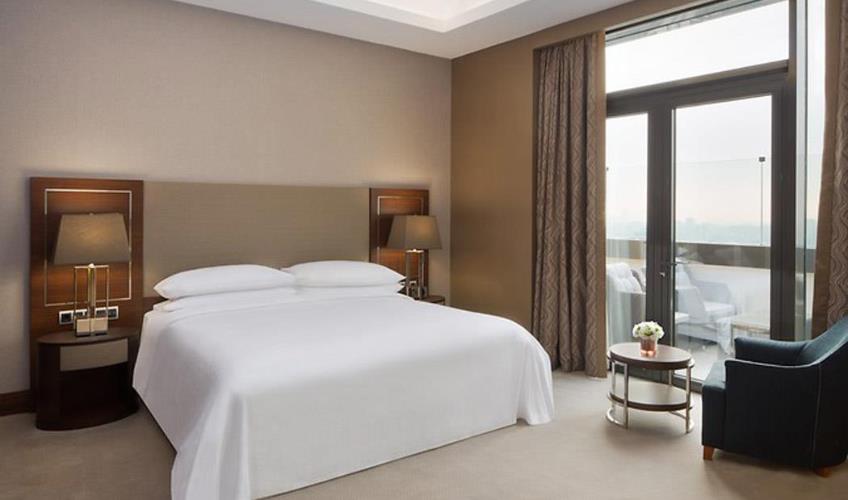 En fazla 2 yetişkin.