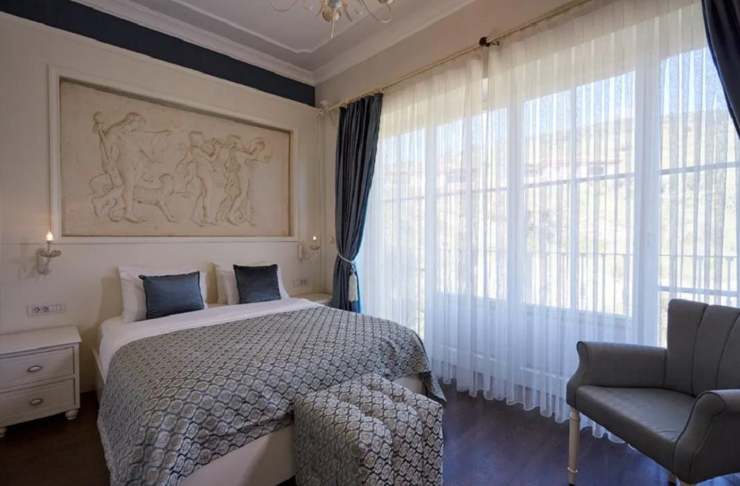 En az 2 yetişkin, En fazla 2 yetişkin.