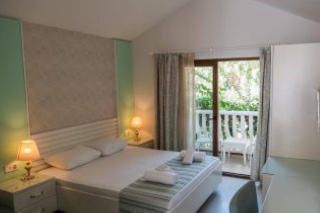 En az 2 yetişkin, En fazla 2 yetişkin.