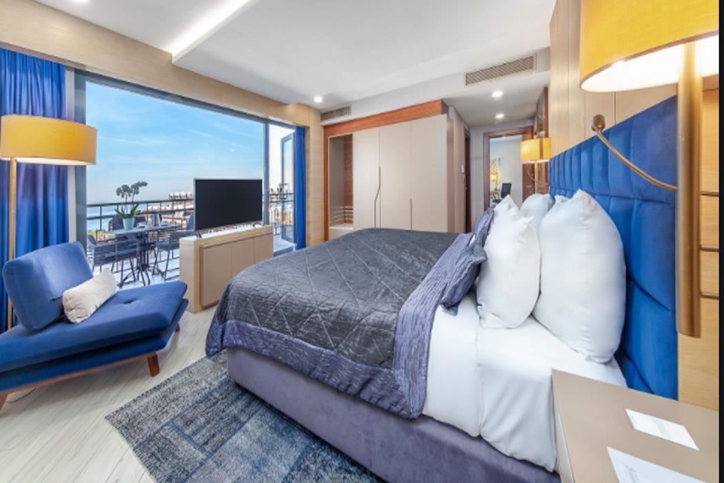 En az 2 yetişkin, En fazla 4 yetişkin.