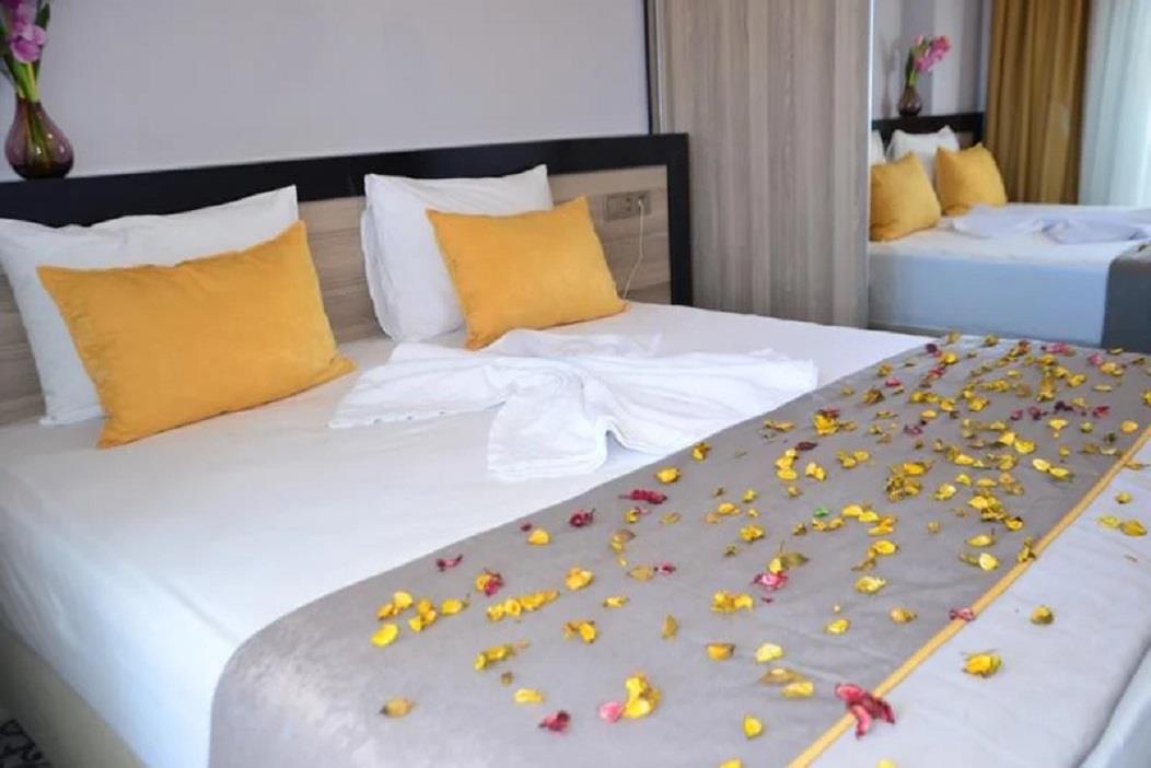 En fazla 2 yetişkin.