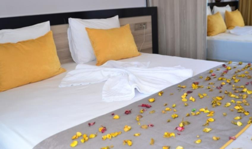 En az 2 yetişkin, En fazla 4 yetişkin.