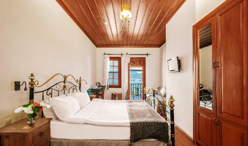 En az 2 yetişkin, En fazla 2 yetişkin.