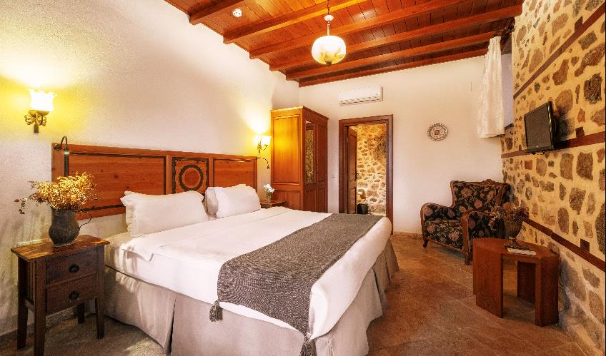 En az 2 yetişkin, En fazla 2 yetişkin.