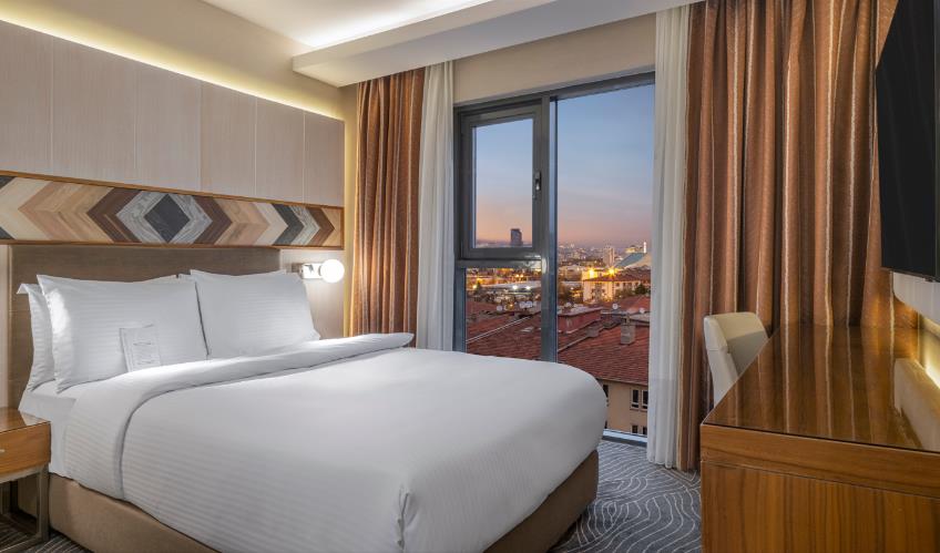 En fazla 2 yetişkin.