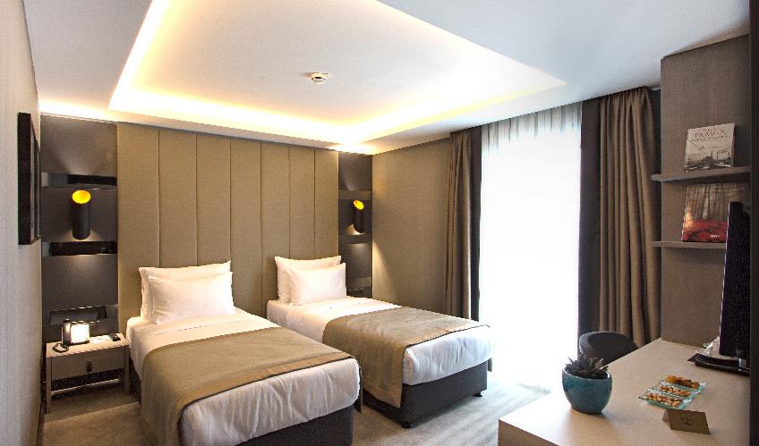 En fazla 2 yetişkin.