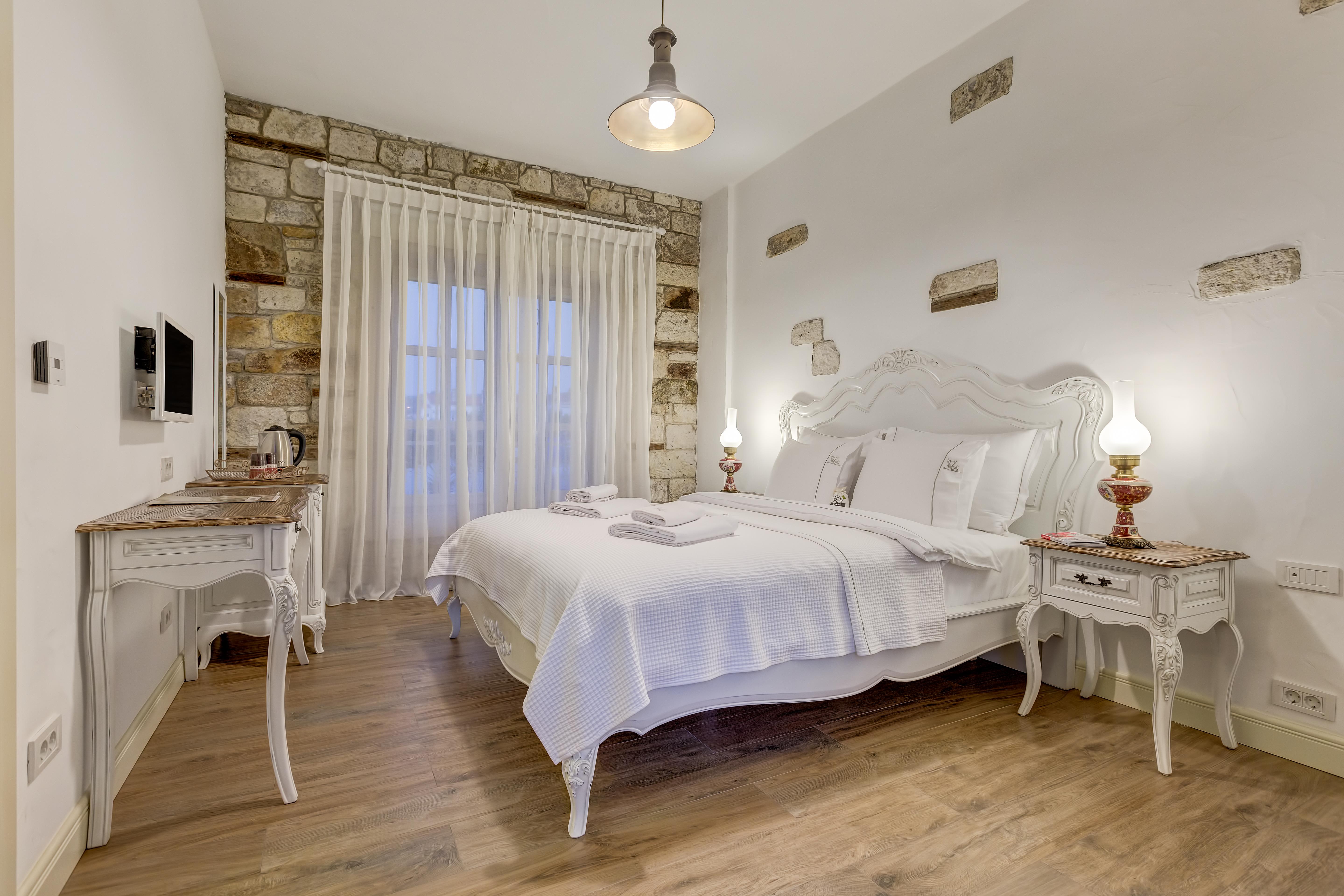 En az 2 yetişkin, En fazla 2 yetişkin.